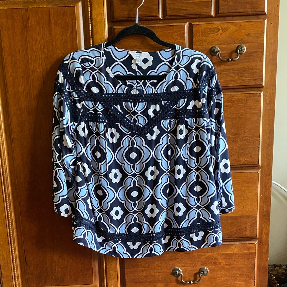 Crown and Ivy top
